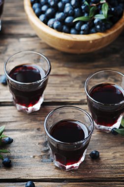 Geleneksel Sardunyalı likör