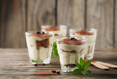 tiramisu kurabiye ve kahve ile