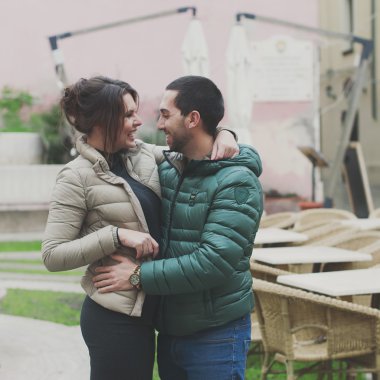 Küçük İtalyan şehri aşık genç Çift