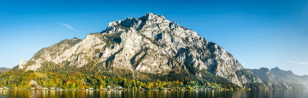 Traunstein dağın kentsel — Stok fotoğraf