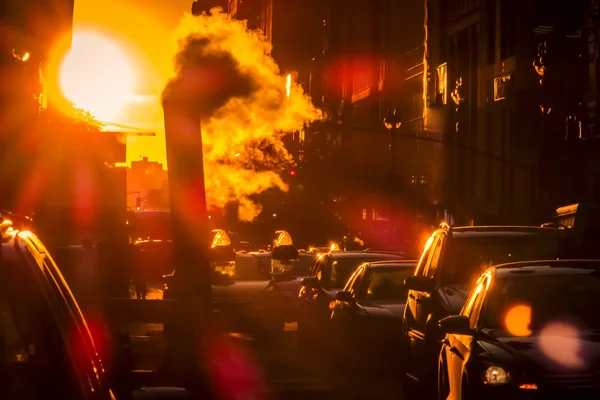 Silhouette Busy Street Smoke Coming Ground Heavy Traffic Rush Hour — Stock Photo, Image