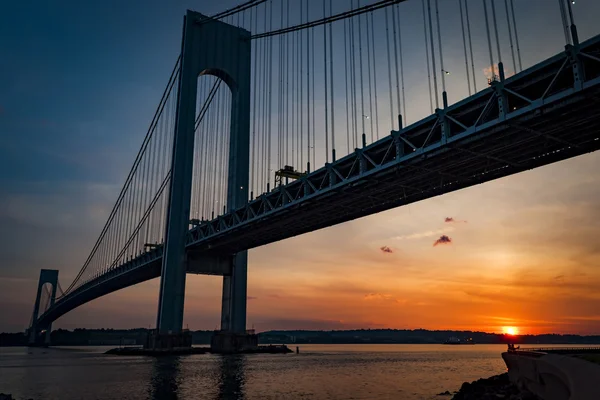 Most Łączący Brooklyn Staten Island Nazwie Verrazano Bridge Widziany Zmierzchu — Zdjęcie stockowe