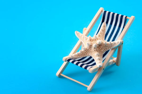 Relaxing Vacation Summer Activities Concept Starfish Lounge Chair Lounger Isolated — Stock Photo, Image