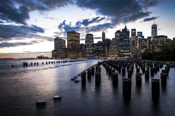 Gün batımında New york skyline — Stok fotoğraf