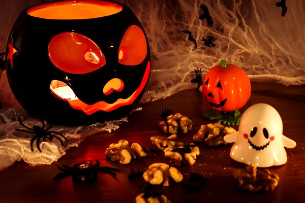 Creeppy pumkings et fantômes pour Halloween — Photo