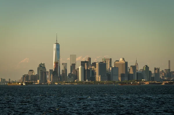 New Yorks skyline vid solnedgången — Stockfoto