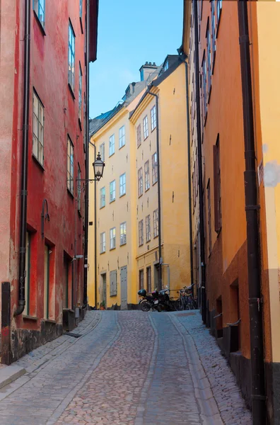 Старая улица Стокгольма, Швеция — стоковое фото