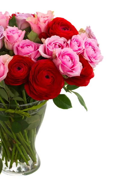 Kytice z čerstvých růží a Pryskyřník — Stock fotografie