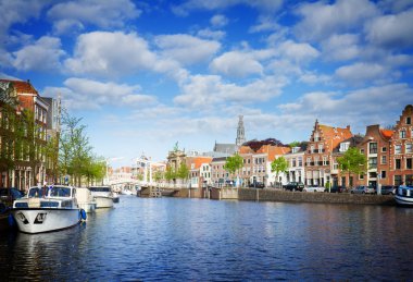 Spaarne Nehri ve eski haarlem