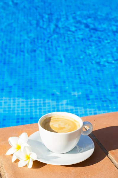 Summer cup of coffee — Stock Photo, Image