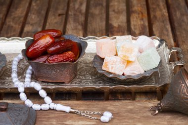 Tasbih ile Türk lokumu