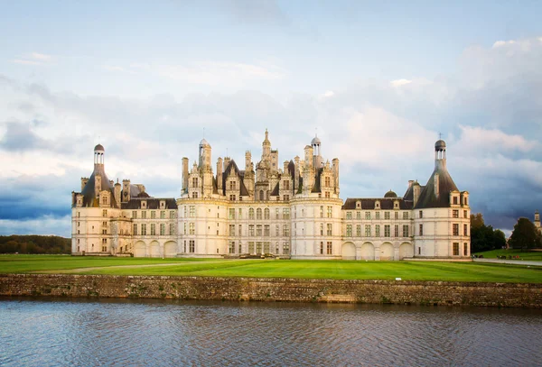 Facade of Chambord chateau at sunset, France — Stock Photo, Image
