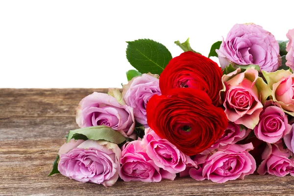 Bouquet of fresh roses and ranunculus — Stock Photo, Image