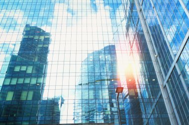 Çelik ve cam modern gökdelenler