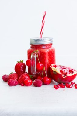 Taze smoothy kırmızı içecek
