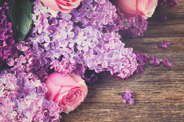 Lilac flowers, retro toned — Stock Photo, Image