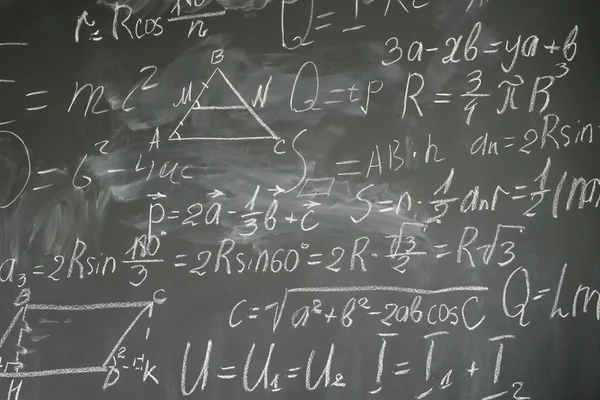 黒板に数学の数式 — ストック写真