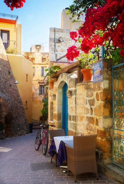 Уютная улица Ханья, Крит, Греция — стоковое фото