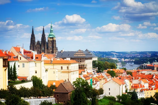 Vista di Praga dal quartiere di Hradcany — Foto Stock
