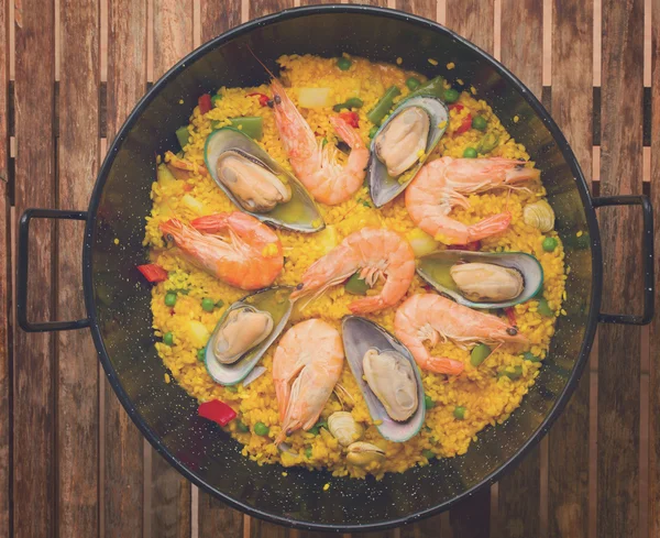 Морепродукти Паелья-традиційні іспанські страви — стокове фото