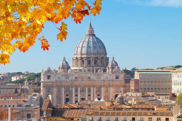 Catedral de San Pedro en Roma, Italia — Foto de Stock