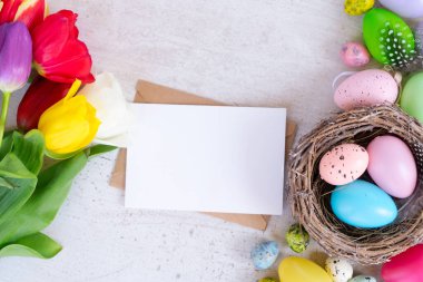 Paskalya renkli yumurtalar