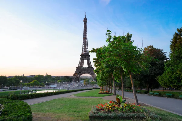 Eiffelturné och från Trocadero, Paris — Stockfoto