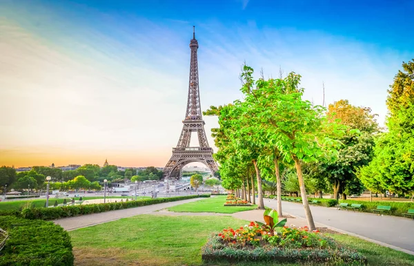 Eiffelturné och från Trocadero, Paris — Stockfoto