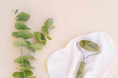 Gua sha, yüz masajı silindiri