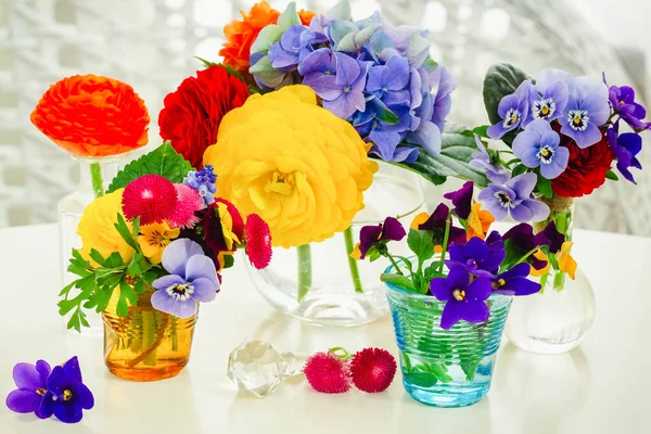 Kolorowe kwiaty cięte — Zdjęcie stockowe