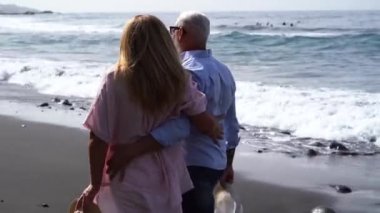 Kafkasyalı yaşlı çiftle yaşam tarzı