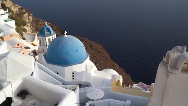 Belfries brancos Ilha de Santorini, Grécia — Vídeo de Stock