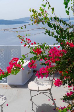 Caldera manzaralı kahvaltı.