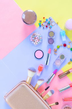 Renkli makyaj sahnesi