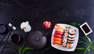 Japon suşi tabağı.