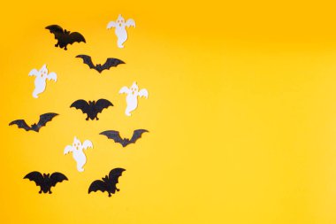 Turuncu arka planda Cadılar Bayramı sahnesi