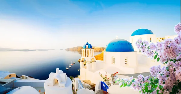 Oia, traditional greek village — Stock Photo, Image