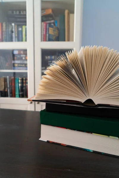 Books in library — Stock Photo, Image