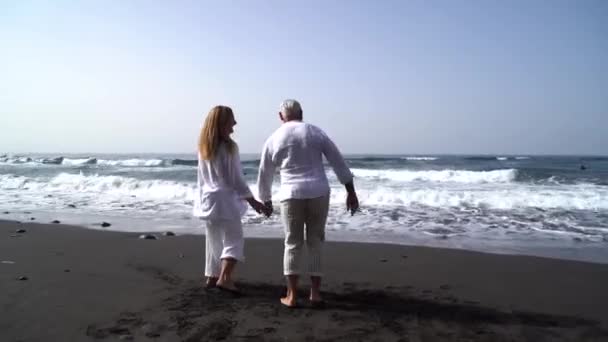 Τρόπος ζωής με Καυκάσιος ηλικιωμένο ζευγάρι — Αρχείο Βίντεο