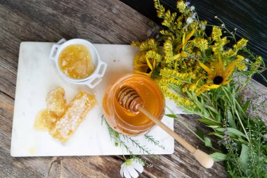 taze bal peteğin ile