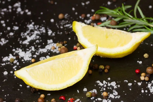 sliced lemon with mix of spices