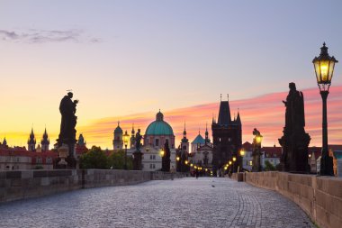 gün batımında, Prag Charles Köprüsü
