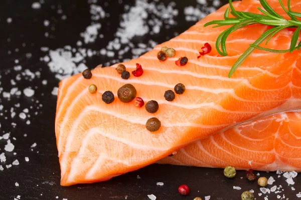 Preparing salmon steak — Stock Photo, Image