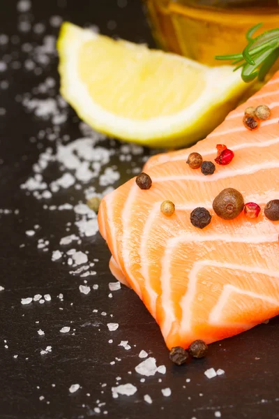 Preparing salmon steak — Stock Photo, Image