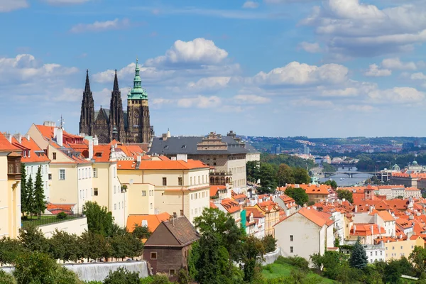 Utsikt över Prag från hradcany district — Stockfoto