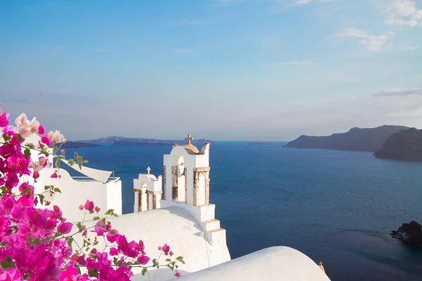 Beyaz Belfries Santorini Adası, Yunanistan — Stok fotoğraf