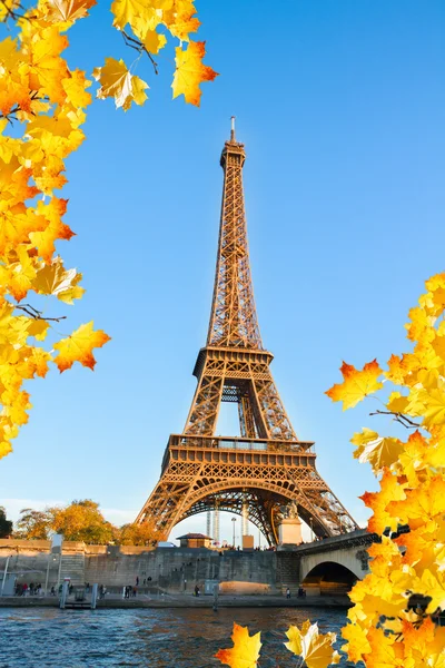 에펠 탑과 세 느 강, 프랑스 — 스톡 사진