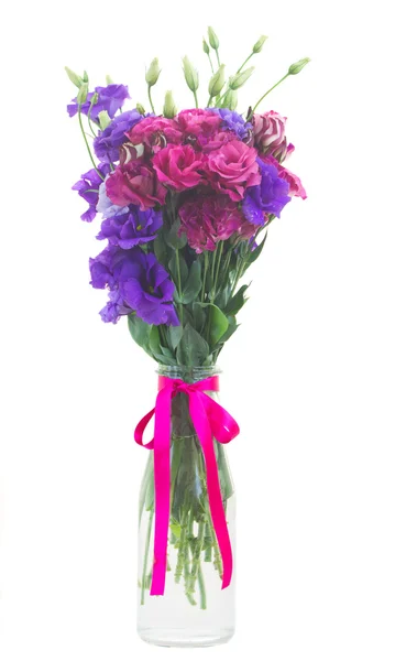 Cacho de flores de eustoma violeta e malva — Fotografia de Stock