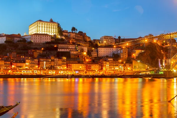 Escena nocturna de Oporto, Portugal — Foto de Stock