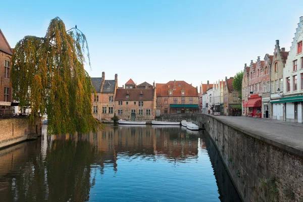 Canal street of old town, Bruges — Stock Photo, Image